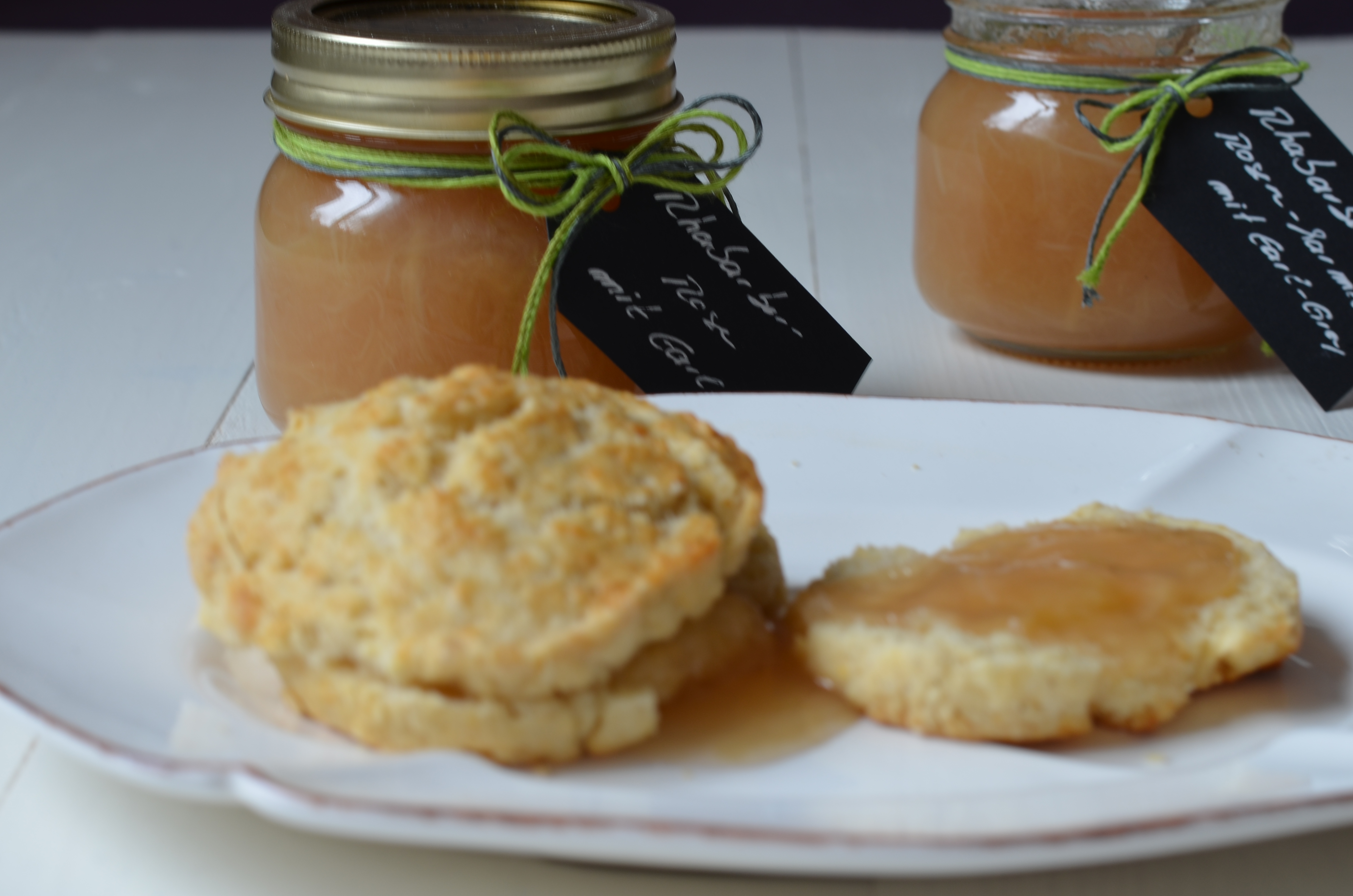 Jam Session: Ein Rezept für fruchtig, spritzig, herbe Rhabarber-Rosen ...